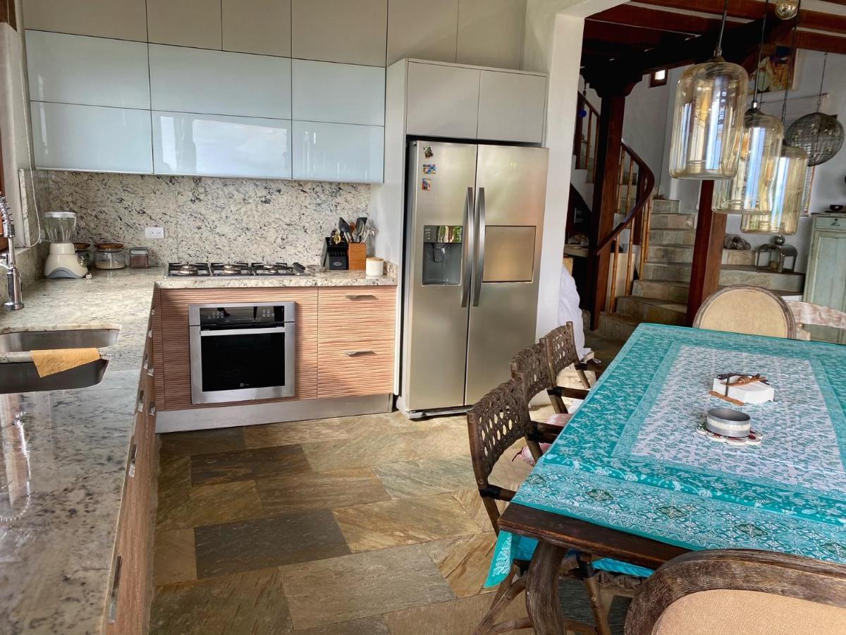 Casa Baronesa Waterfront Villa Puerto Villamil Eksteriør bilde