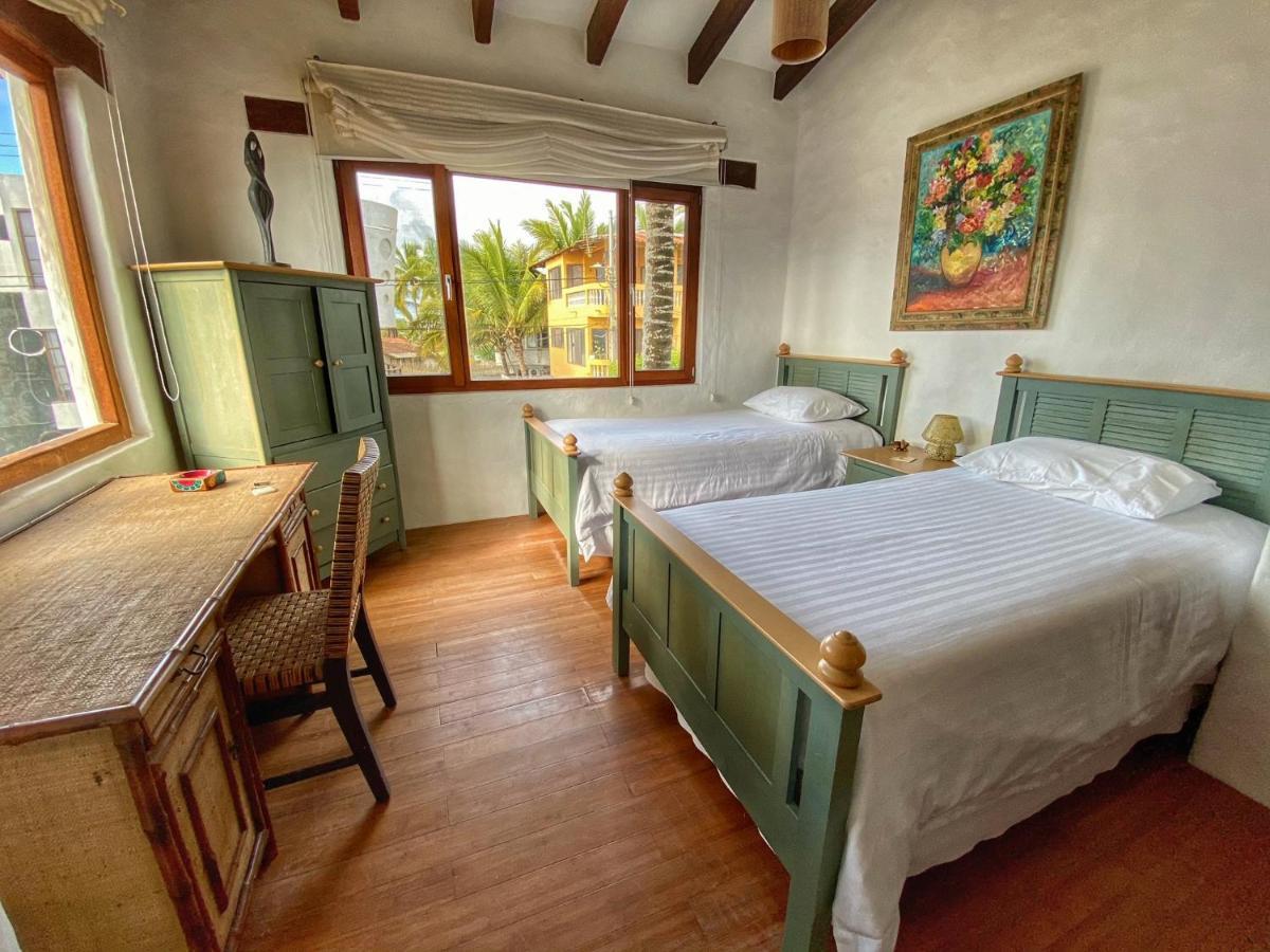 Casa Baronesa Waterfront Villa Puerto Villamil Eksteriør bilde